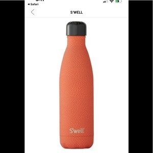 NWT Sporty 17 ounce Swell Bottle